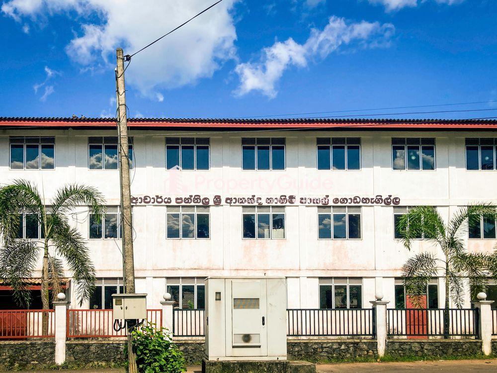 pannila sri ananda school attanagalla படம்