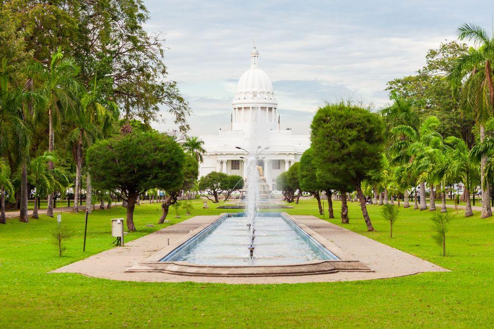 View of Town Hall from Viharamahadevi Park.jpeg கொழும்பு 7 view-of-town-hall-from-viharamahadevi-park கொழும்பு 7
