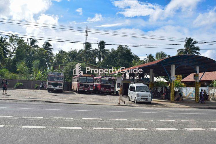 bus stand galewela படம்