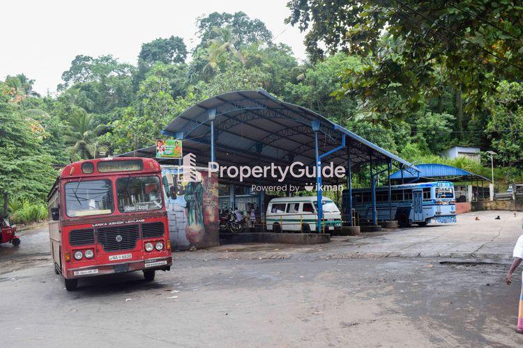 bus-stand-rattota ඡායාරූපය