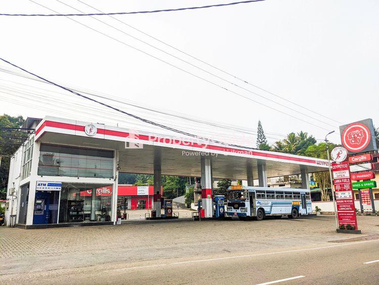 ceypetco filling station harispattuwa Image
