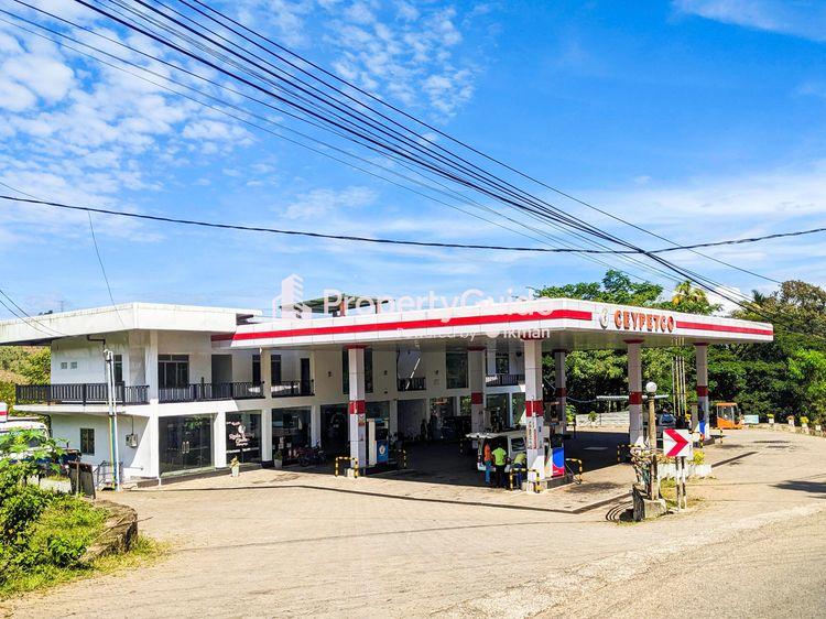 ceypetco filling station pathahewaheta Image