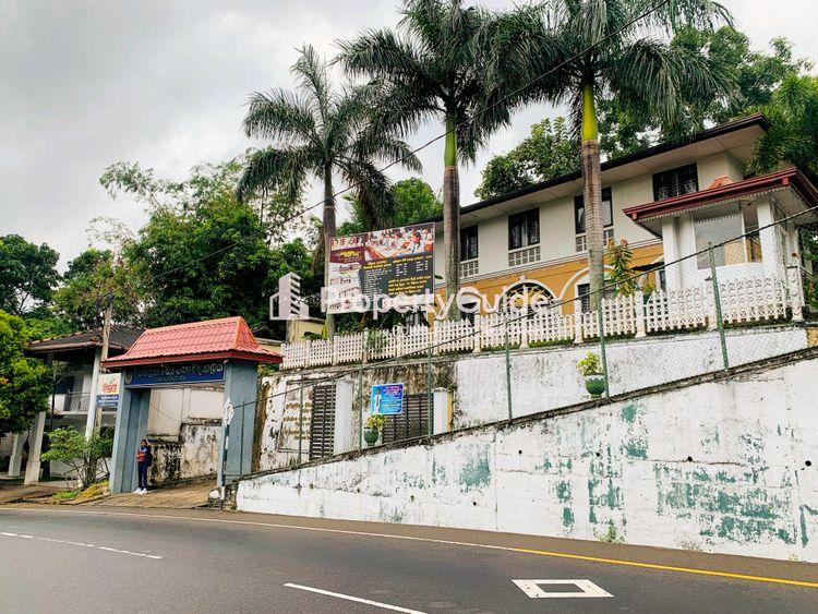 diyathilaka madya maha vidyalaya hanguranketha ඡායාරූපය