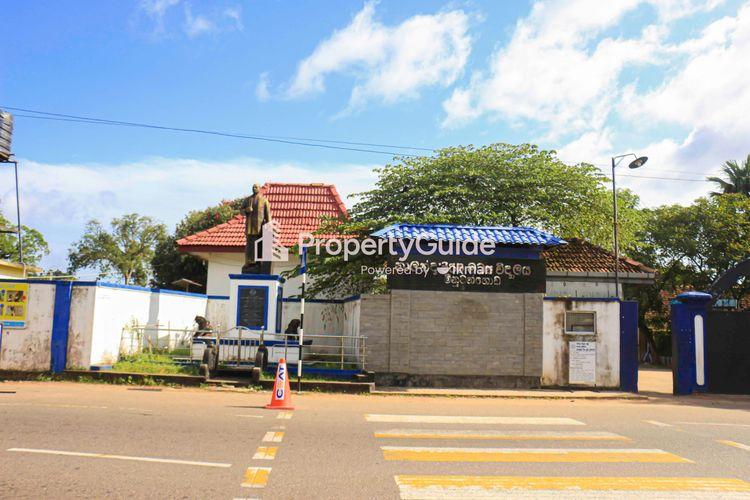 nalanda boys college minuwangoda படம்