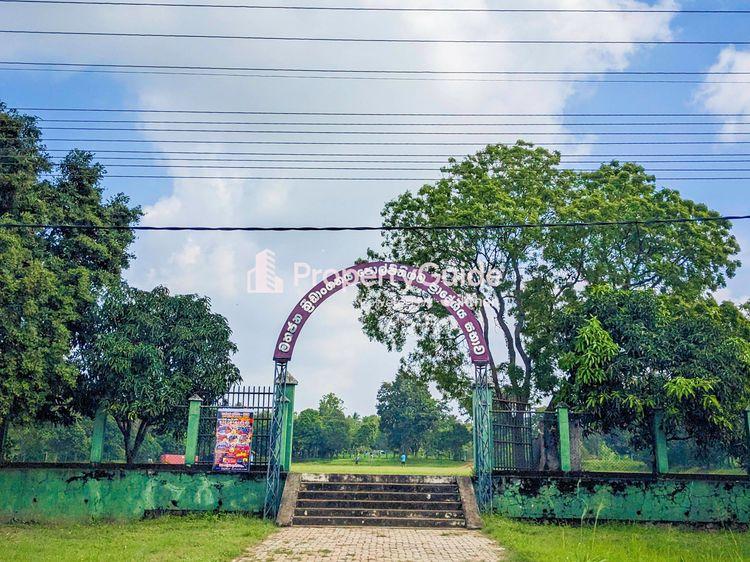polpithigama public ground படம்