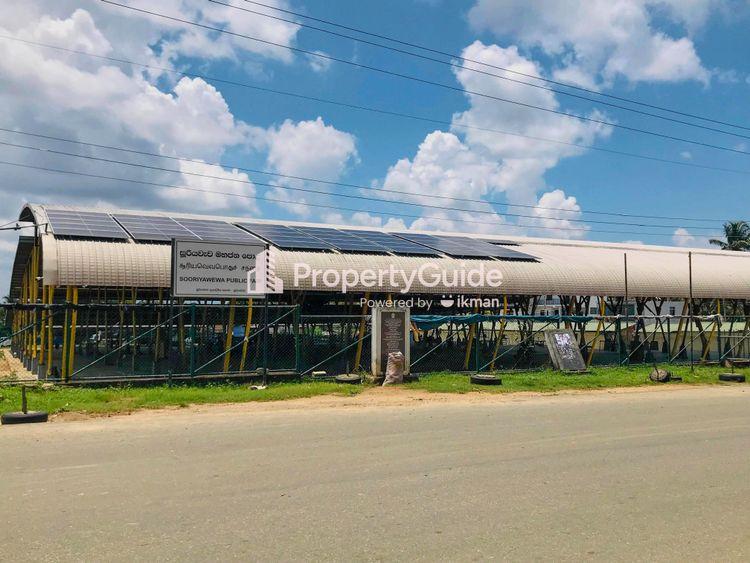 sooriyawewa public fair Image