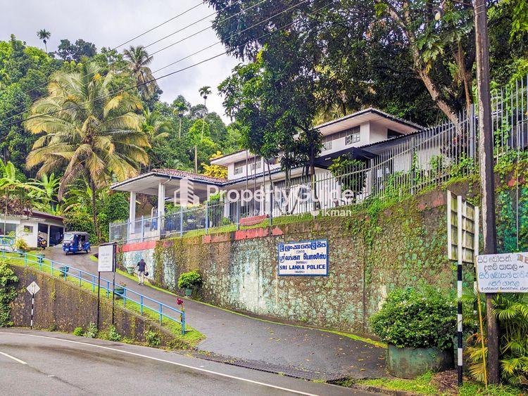 udunuwara sri lanka police Image