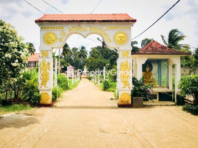 පල්ලේපොල Property Guide