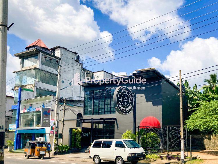 the stage cafe mahara படம்